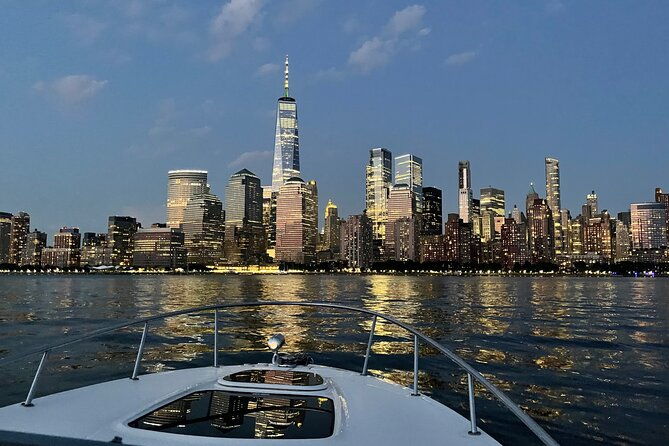 private-luxury-daytime-boat-tour-in-new-york-city-1-hour-2