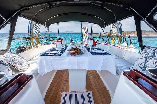 private-luxury-dinner-on-board-moored-in-athens