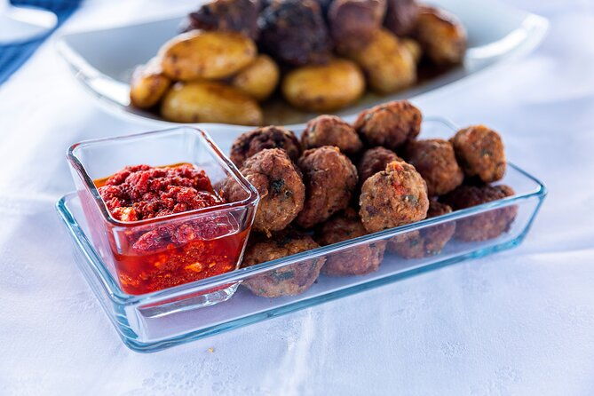 private-luxury-dinner-on-board-moored-in-athens