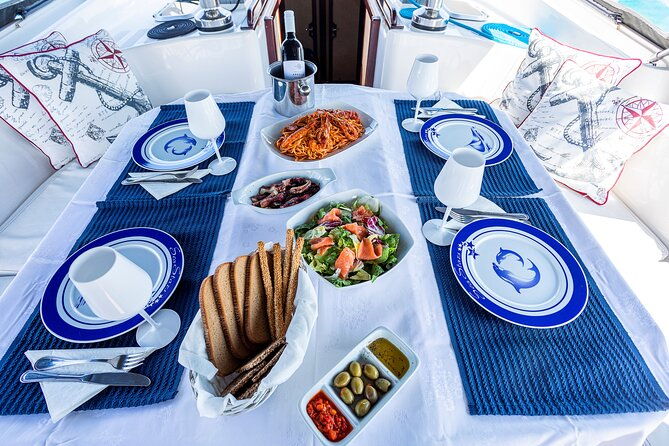 private-luxury-dinner-on-board-moored-in-athens