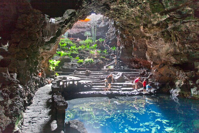 private-luxury-full-day-timanfaya-tour-jameos-del-agua-and-cueva-de-los-verdes