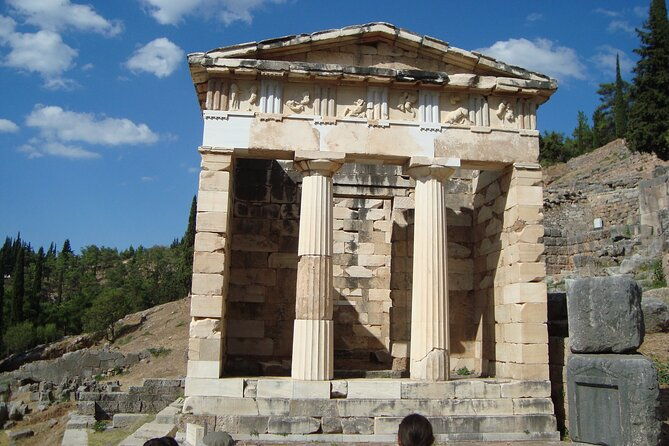 private-luxury-full-day-tour-to-thermopylae-delphi