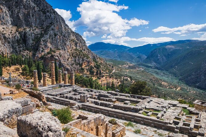 private-luxury-full-day-tour-to-thermopylae-delphi