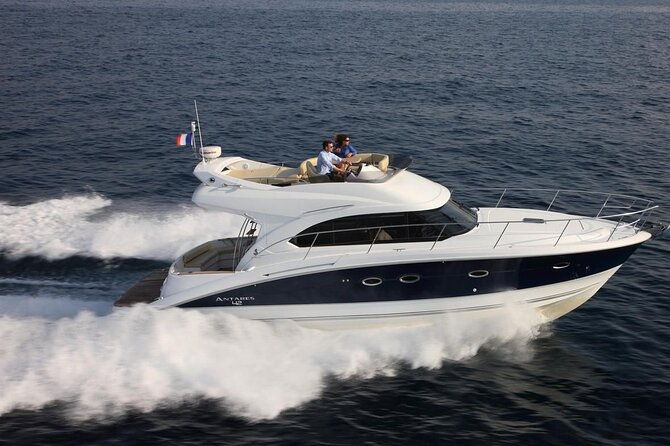 private-luxury-motor-boat-2-3-and-4-hour-charters