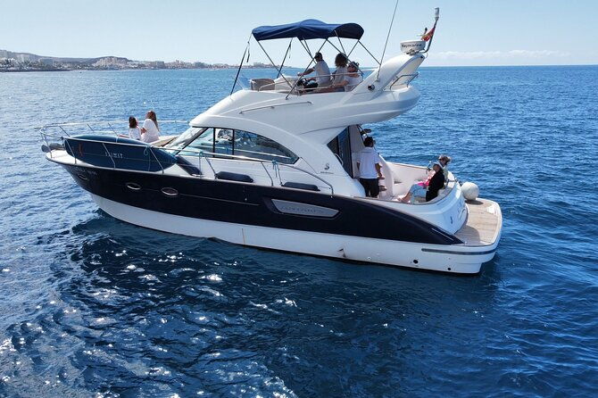 private-luxury-motor-boat-2-3-and-4-hour-charters