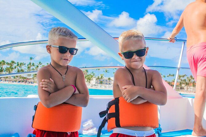 private-luxury-party-boat-with-slide