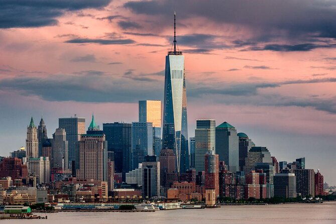 private-luxury-sunset-boat-tour-in-new-york-city-1-hour