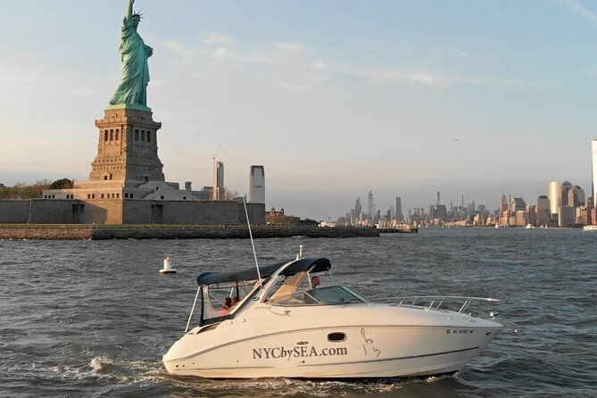 private-luxury-sunset-boat-tour-in-new-york-city-1-hour