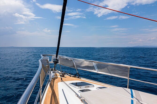 private-luxury-sunset-sailing-cruise-in-the-athenian-riviera