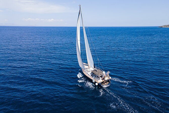 private-luxury-sunset-sailing-cruise-in-the-athenian-riviera