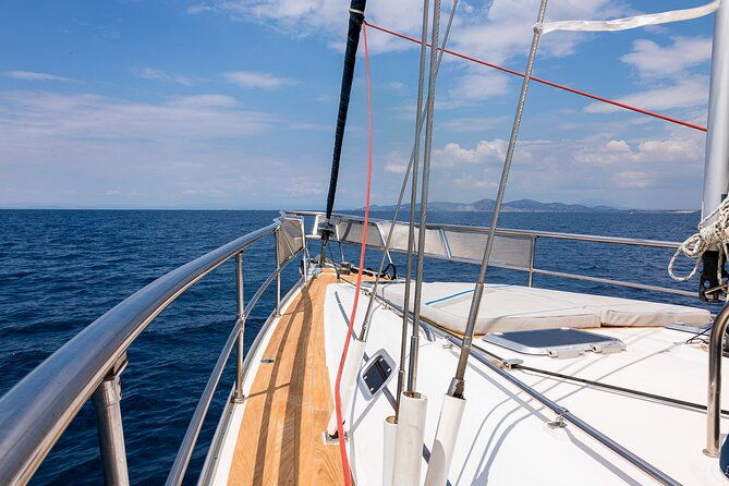 private-luxury-sunset-sailing-cruise-in-the-athenian-riviera