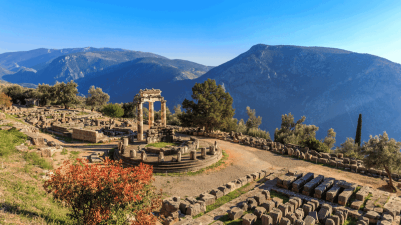 private-luxury-tour-delphi-arachova-and-hosios-loukas