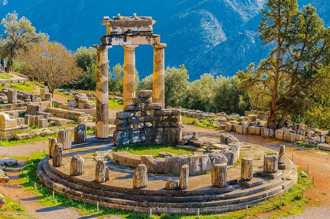 private-luxury-tour-delphi-thermopylae-the-300s-legacy-2