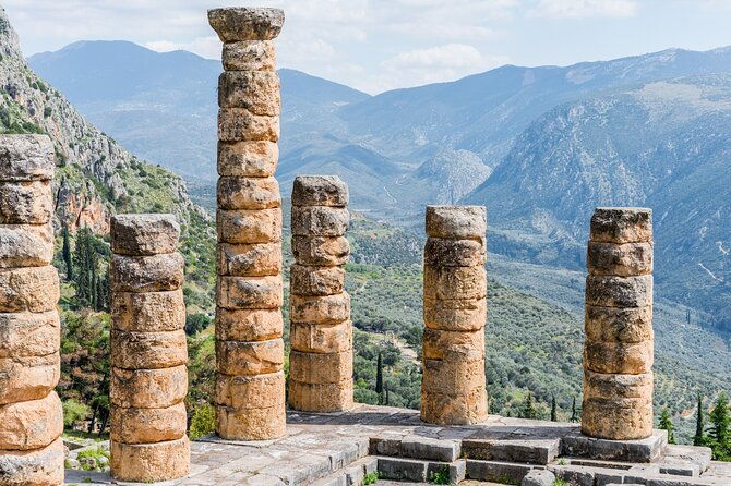 private-luxury-tour-delphi-thermopylae-the-300s-legacy-2