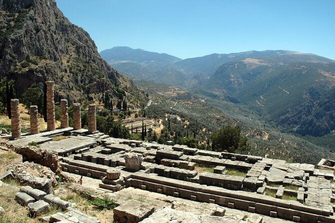 private-luxury-tour-delphi-thermopylae-the-300s-legacy-2