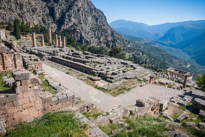 private-luxury-tour-delphi-thermopylae-the-300s-legacy-2