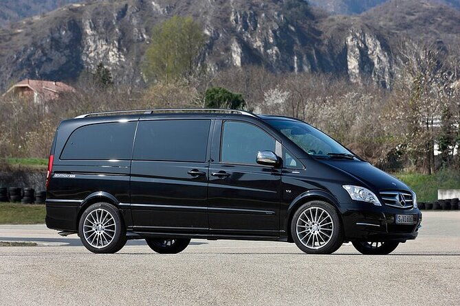 private-luxury-transfer-from-lavrio-port-to-athens-airport