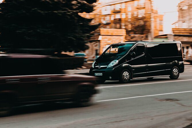 Private Luxury Transportation Between Rome and Civitavecchia Port - Key Points