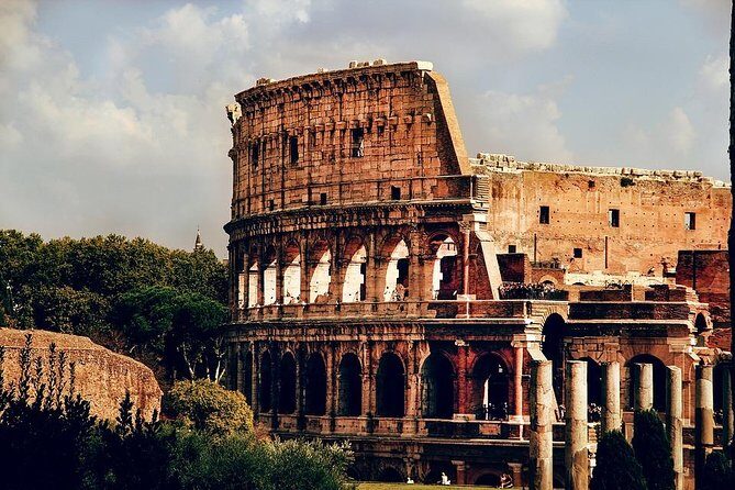 Private Luxury Transportation Between Rome and Civitavecchia Port - The Vehicle and Its Comfort Level