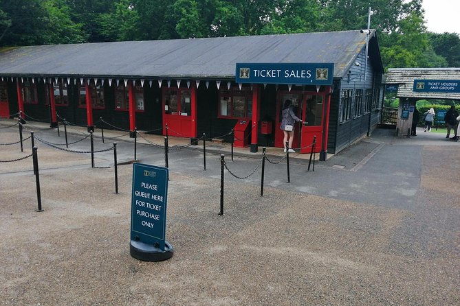 private-luxury-transportation-london-hotel-to-dover-with-stopover-leeds-castle