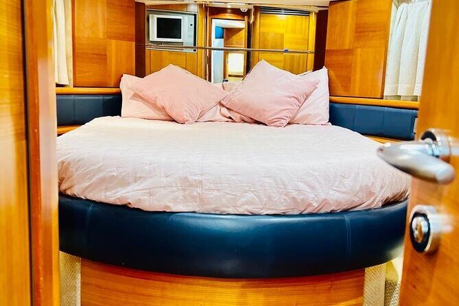 Private Luxury Yacht Tour From Dubai Marina - The Authentic Touch from Reviewers