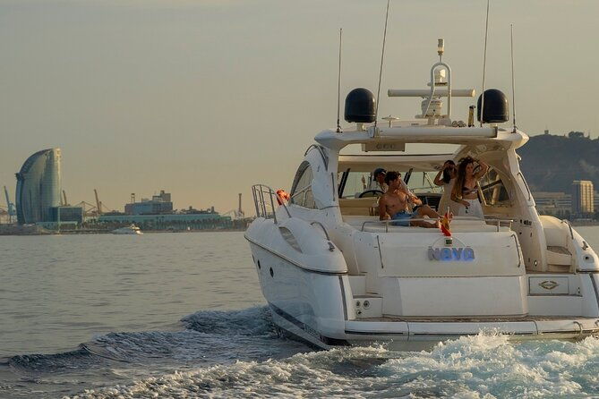 private-luxury-yacht-tour-with-snacks-and-drinks-in-barcelona