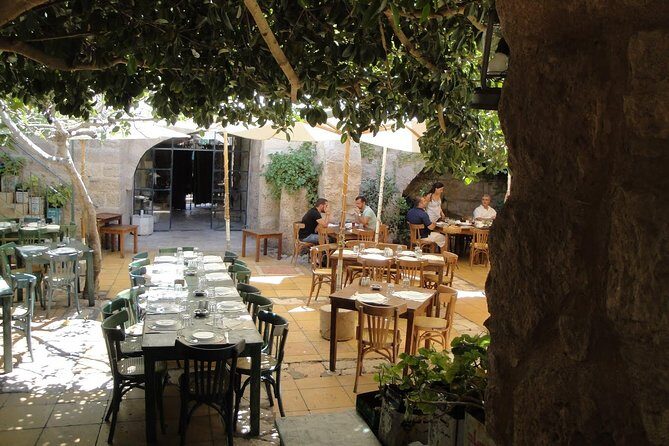 Private Madaba Haret Jdoudna Restaurant Lunch or Dinner from Amman - Discovering the Charm of a Private Lunch or Dinner at Haret Jdoudna in Madaba