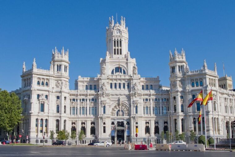 private-madrid-highlights-walking-tour