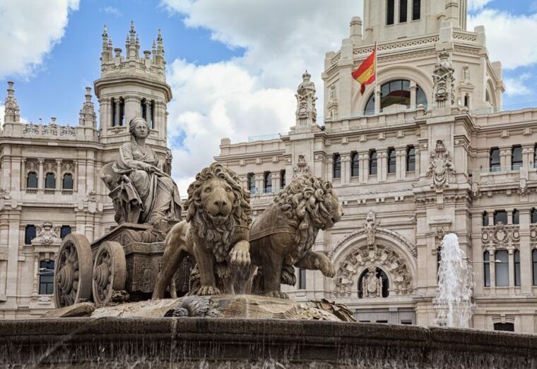 private-madrid-highlights-walking-tour