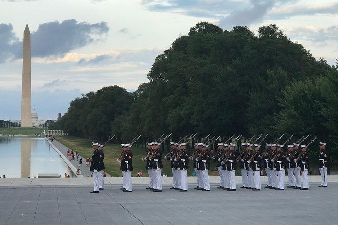 private-marine-corps-tour-of-washington-dc-by-luxury-car