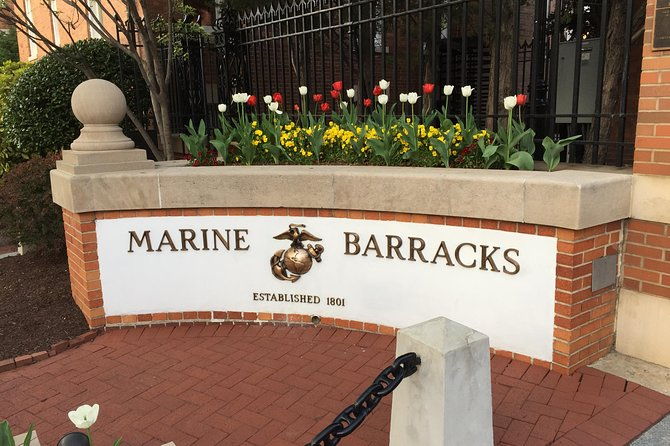 private-marine-corps-tour-of-washington-dc-by-luxury-car