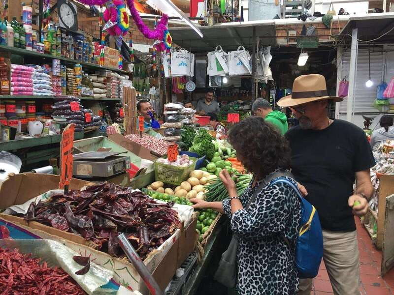 private-market-food-tour-and-architecture-sightseeing