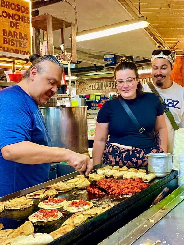 private-market-food-tour-and-architecture-sightseeing