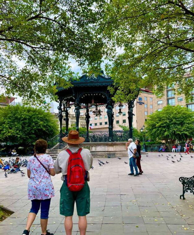 private-market-food-tour-and-architecture-sightseeing