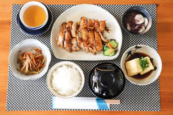 private-market-tour-and-cooking-class-with-kanae-a-sapporo-local