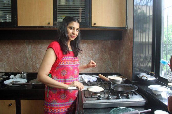 Private Market Tour and Vegetarian Cooking Class in Mumbai - Exploring Mumbai Through Its Flavors: A Detailed Look at the Private Market Tour and Vegetarian Cooking Class