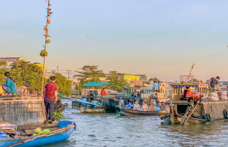 private-mekong-delta-floating-market-2days-1night