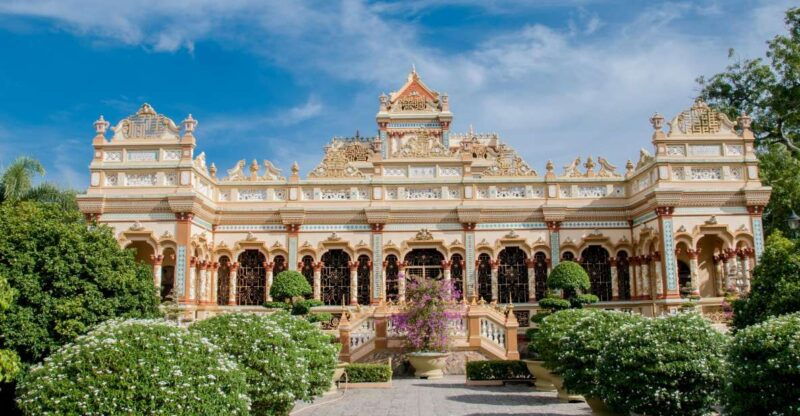 private-mekong-delta-with-vinh-tang-pagoda