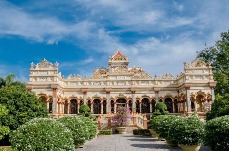 private-mekong-delta-with-vinh-tang-pagoda