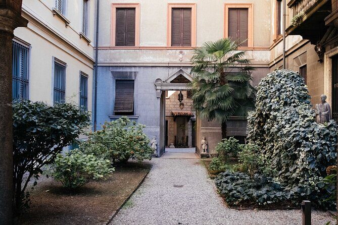 Private Milan Street Photography Walking Tour with an Artist - The Sum Up  