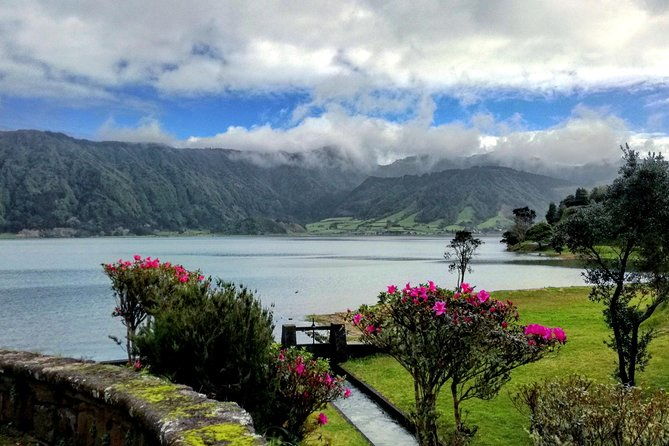 private-mini-van-sete-cidades-and-lagoa-do-fogo-1-6-people