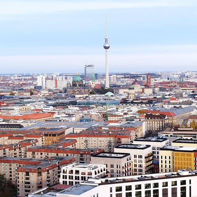 private-minivan-tour-berlin-highlights-driver-and-guide