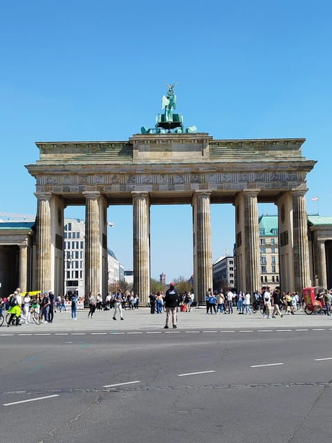 private-minivan-tour-berlin-highlights-driver-and-guide