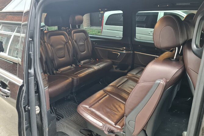 private-minivan-transfer-to-rotterdam