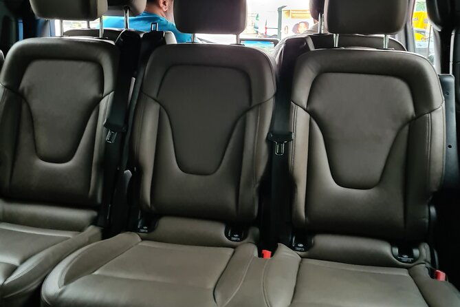 private-minivan-transfer-to-rotterdam