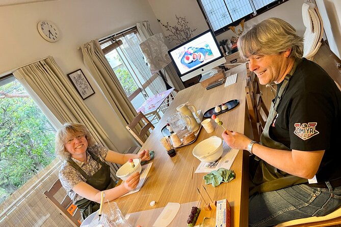 private-mochi-sweets-making-class-near-shibuya-area