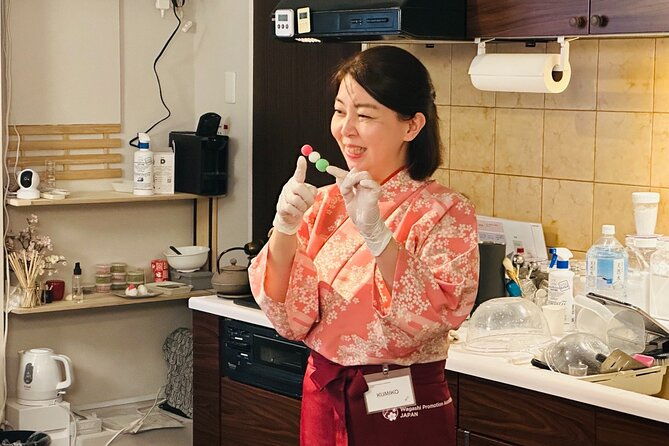 private-mochi-sweets-making-class-near-shibuya-area