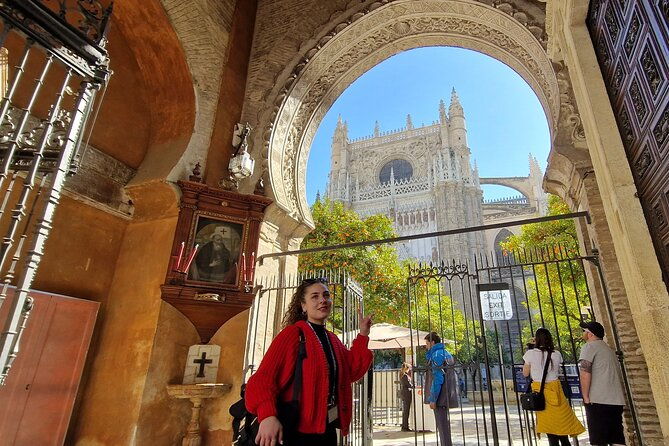 private-monumental-walking-tour-in-seville