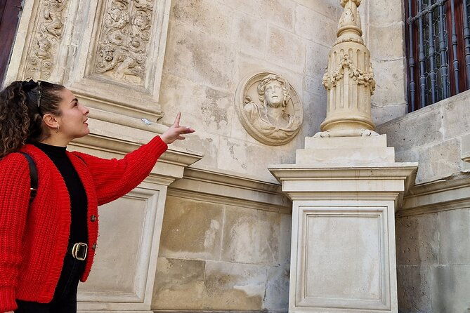 private-monumental-walking-tour-in-seville
