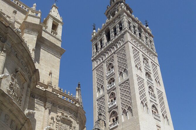 private-monumental-walking-tour-in-seville